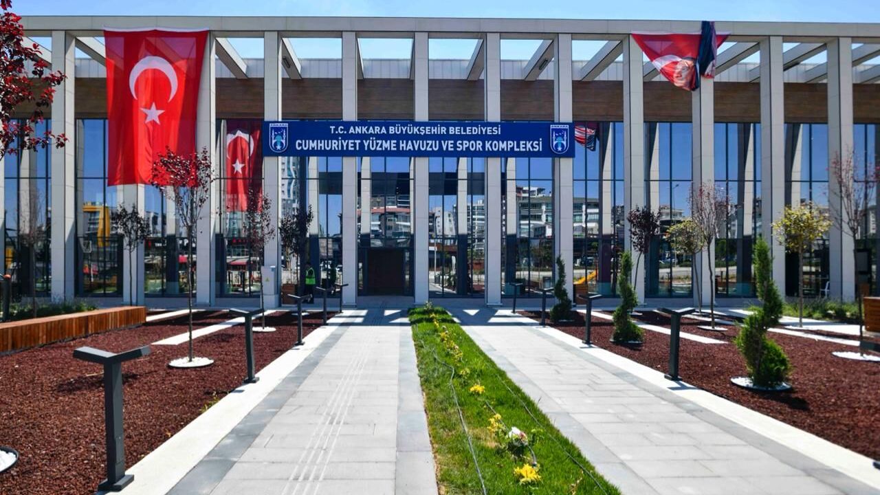 Cumhuriyet Yüzme Havuzu